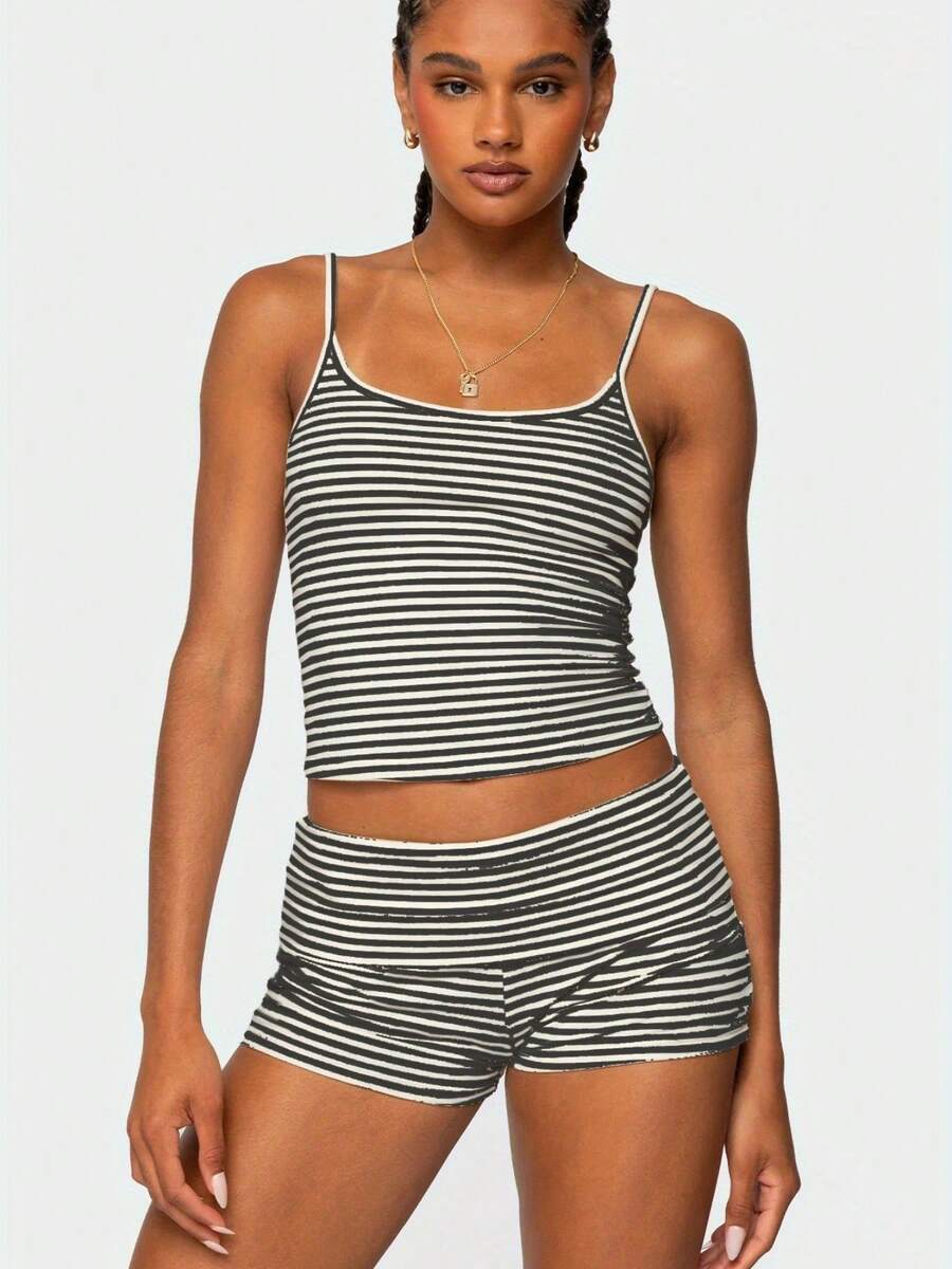 Conjunto de 2 piezas de verano para mujer, camisola corta con estampado de rayas y pantalones cortos con cintura doblada para club, ropa de calle de moda - Colores mixtos - Ver 1