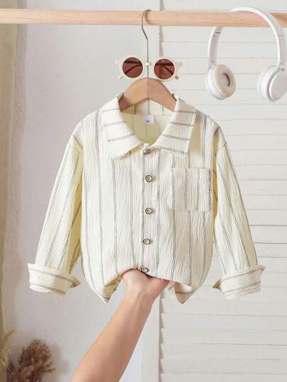 男童休闲舒适针织条纹开衫，翻领，长袖衬衫，袖口和口袋装饰，适合春秋季户外穿着和聚会