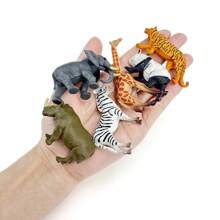 24 specie animali non ripetitivi, di dimensioni approssimative di 1-3 pollici, in materiale PVC solido, come leone, tigre, elefante, panda, giraffa, rinoceronte, ippopotamo, orso bruno, orso nero, zebra, gorilla, bufalo, bue giallo, mucca, asino, cavallo, maiale, cane, capra, pollo, anatra, oca, pecora e altri modelli di animali simulati, molto adatti per la decorazione domestica, giocattoli modello per l'insegnamento cognitivo dei bambini, regali per le feste