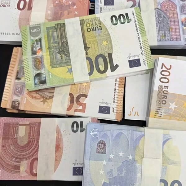 30*12mm Mini 50 Denomination Euro Prop Paper Replica & Normal Size 10 Euro Denomination Prop Paper Replica, Normal Size 20 Euro Denomination Prop Paper Replica, Normal Size 50 Euro Denomination Prop Paper Replica, Normal Size 100 Euro Denomination Prop Paper Replica For Festive Origami, Party Atmosphere Prop Paper, Counterfeit Banknotes, Valentine's Day Bouquet Money Prop Paper