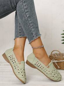 Women's Soft Leather Hollow Breathable Flat Casual Shoes, Rubber Sole Anti-Slip Wear-Resistant Lightweight Loafers, Slip-On Design, Comfortable All-Match Spring/Summer New Korean Style