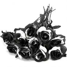Set de 5 ramos de rosas artificiales blancas y negras, flores falsas de plástico góticas para boda, decoración de Halloween, tallos de rosas realistas para exhibición en el hogar u oficina
