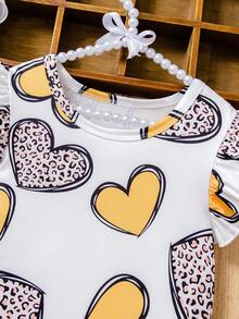 Set di 2 pezzi composto da maglietta con stampa leopardata a cuore + gonna plissettata con volant, stile principessa, adatto per occasioni estive come raduni familiari, fotografia e uscite, leggero e alla moda con un aspetto adorabile, primavera/estate