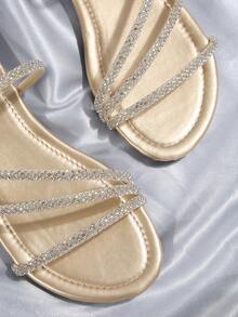 女士时尚水晶装饰平底凉鞋，百搭款式，适合约会、购物、派对、通勤、度假和休闲居家穿着，春夏穿搭之选。 - 金色 - 查看 8