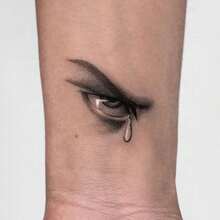 1pc Men's Herbal Temporary Tattoo, Small Eye Crying Abstract Art Gothic Design Suitable For Arm, Waterproof & Sweatproof, Lasts 7-14 Days - Black - View 4