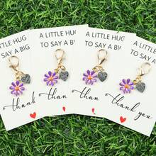 4pcs/8pcs Mini Daisy Keychains,Tulip Keychain,With "A LITTLE HUG" Thank You Cards, Flower Keychain, Ideal For Friendship Gifts, Back-To-School Gift,Teacher Appreciation Gift,Perfect Gift For Friends And Family & Daily Key/Bag Accessories,Suitable For Men And Women.