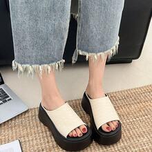 Women Athletic & Outdoor Sandals & Slides - 米色 - 查看 1