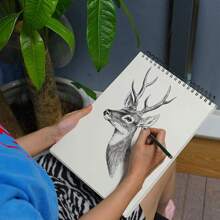 1 قطعة دفتر رسم ملزم حلزونيًا 60 ورقة 8.3" * 11.7"، ورق خالي من الحمض لرسم وتلوين الفن، مثالي للمبتدئين والفنانين، ورق قوي 100جم/110جم للإبداعات السلسة، هدية عيد الميلاد/رأس السنة/عيد الفصح للفنان المبتدئ البالغ