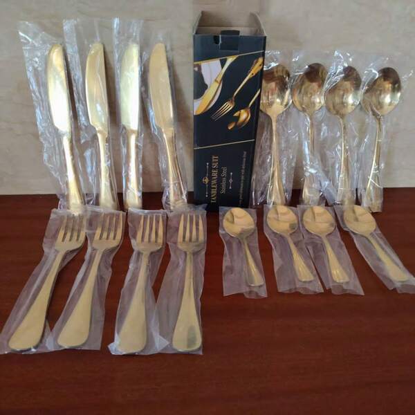 16pcs Set Stainless Steel Gold Color Spoon, Fork, Steak Knife, Dessert Tea Spoon, Suitable For Home, Party, Back To School, Hotel Restaurant