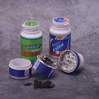 1 件，直径 4.5 厘米，绿色和蓝色，塑料外壳金属锥形齿手动研磨机，3 层底部储物室，金属齿易于研磨，可拆卸且易于清洁，便携式，手动操作，适合室内和室外使用，时尚设计，适合作为节日礼物