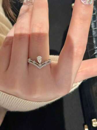 1pc Fashionable & Luxurious Princess Crown V-Shaped Diamond Ring, Elegant Daily Wear
