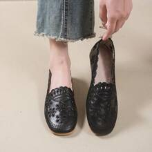 Chaussures plates évidées rétro pour femmes, modèle de base, convient pour le printemps et l'été