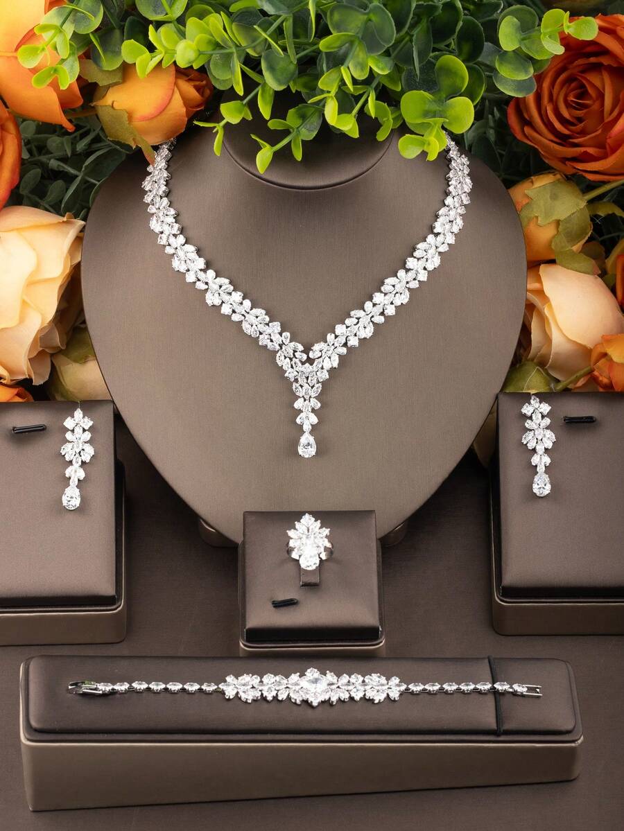 1 套优雅的立方氧化锆镶嵌首饰套装适合女士婚礼派对佩戴，包括 1 对耳环、1 条项链、1 条手链、1 枚戒指（不含礼品盒） - 銀色02 - 查看 1
