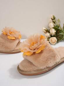 Pantuflas casuales con parche floral encantador para mujer, nuevas para otoño 2025. Pantuflas suaves y cálidas para exteriores en otoño/invierno con suela suave y esponjosa