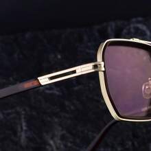 1pc New Double-Beam Vintage Casual Street Fashion Glasses For Men, Metal Square Frame Retro High-End Outdoor Driving Sunscreen Shades, Suitable For Daily Wear