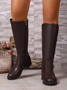 女士皮革和绒面革拼接时尚金属扣装饰侧拉链设计经典圆头舒适不束缚高筒修身腿部修身，薄款保暖内衬保暖透气，平跟舒适全天穿着，百搭棕色秋冬马靴适合多种场合，及膝靴 - 棕色 - 查看 6