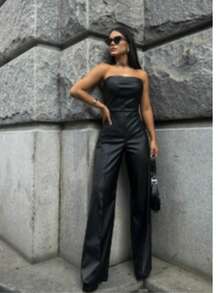 LEATHER OVERALLS, THE OVERALL IS A STRIKING, MODERN AND FULL OF ATTITUDE PIECE. IT COMBINES THE PRACTICALITY OF A UNIQUE PIECE WITH THE SOPHISTICATION AND POWER OF LEATHER, BEING IDEAL FOR NIGHTTIME, URBAN LOOKS OR MORE BOLD EVENTS. - 黑色 - 查看 1