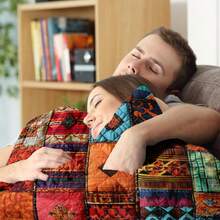 1. 波西米亚风拼布毯 - 一款充满活力的法兰绒毯，饰以几何和花卉图案，四季皆宜，柔软保暖，是沙发、床铺、露营、旅行、家居装饰礼品和精致拼布毯的理想之选。卧室。毯子。冬季。圣诞节。房间装饰。