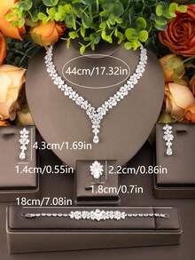 1 套优雅的立方氧化锆镶嵌首饰套装适合女士婚礼派对佩戴，包括 1 对耳环、1 条项链、1 条手链、1 枚戒指（不含礼品盒） - 銀色02 - 查看 5