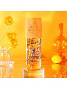 1瓶250毫升芳香喷雾，持久留香，容量大，性价比高，散发迷人自然香氛，散发优雅花香和柠檬香。适合室内外使用，例如约会、派对、度假、居家、办公室等。是馈赠亲朋好友的理想礼物。