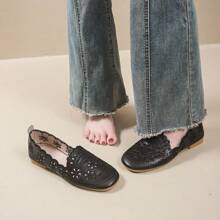 Chaussures plates évidées rétro pour femmes, modèle de base, convient pour le printemps et l'été