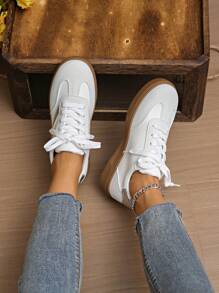 Women's Round Toe Lace-Up Design Classic White Thick Sole Casual Sports Shoes, Retro Campus Style Versatile Non-Slip Sneakers For School, Gym, Outdoor Wear, 2025 New Arrival