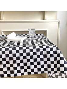 مفرش طاولة من الألمنيوم بخطوط شطرنج أبيض وأسود، من مادة البولي إيثيلين المقاومة للماء والزيت، مناسب لحفلات عيد الميلاد وحفلات السباقات المتنوعة، قياس 54 * 108 بوصة