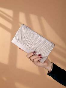 Einfache und vielseitige Falten-Clutch-Taschen und kleine und exquisite Party-Abendtaschen sind die besten Geschenke für Ihre Lieben.