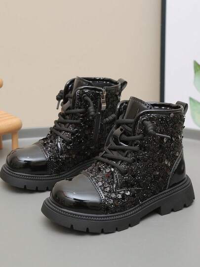 1 双女童靴，漆皮 PU + 闪亮亮片材质，舒适保暖衬里，前系带和侧拉链设计，圆头，厚防滑鞋底，休闲时尚短靴，适合女孩、日常、派对、学校、秋冬，新品
