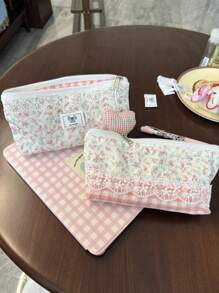 1个清新粉色蕾丝花卉铅笔盒（不含心形钥匙扣）。小众风格大容量文具收纳包，简约少女化妆包。学生文具。开学季礼物。学生互赠礼物的完美之选！ - 彩色 - 查看 6