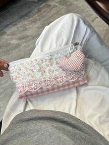 1个清新粉色蕾丝花卉铅笔盒（不含心形钥匙扣）。小众风格大容量文具收纳包，简约少女化妆包。学生文具。开学季礼物。学生互赠礼物的完美之选！ - 彩色 - 查看 8