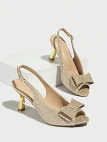 Damen neue Blumen verzierte spitze Zeh Metallic Finishing schmale High Heel Sandalen