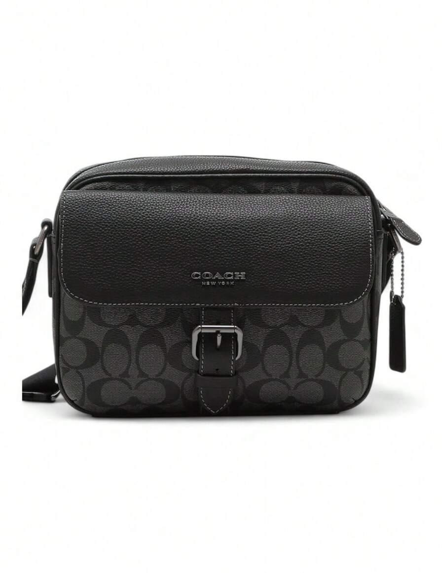 bolsa  Letras    Piel Genuina    RFID    bolsa  verano  La bolsa Coach de piel negra es una pieza sofisticada y atemporal que combina la calidad inigualable de Coach con un diseño elegante y versátil. Hecha de piel de alta calidad, la bolsa presenta un acabado suave al tacto y una textura que refleja la atención al detalle de la marca. Los detalles en cuero complementan perfectamente el diseño, desde las asas hasta los bordes, ofreciendo tanto durabilidad como un toque de lujo discreto. En el interior, la bolsa se adorna con el patrón característico de Coach, un diseño icónico que recubre toda la tela, dando un aire de exclusividad y refinamiento. Con un amplio espacio y múltiples compartimentos, esta bolsa es perfecta para quienes buscan una opción funcional y estilosa para el día a día. Ya sea para un look casual o algo más formal, esta bolsa negra se adapta a cualquier ocasión, proporcionando elegancia y sofisticación en cada detalle. - Negro - Ver 1
