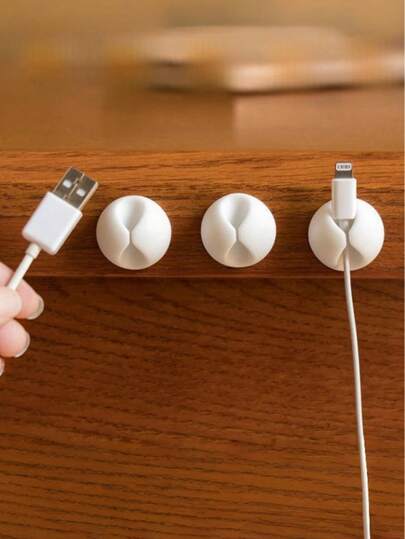 3-delige kabelorganizer, bureau-kabelmanager, verborgen houder voor telefoonoplaadkabels, geschikt voor nachtkastjes, keukens en kantoren, multifunctionele kabelmanager van PP-materiaal voor op het bureau en in de auto, boorvrije zelfklevende kabelclips, stijlvolle opbergaccessoires voor elektronische apparaten en draagbare opladers.