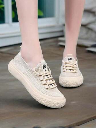 1 Pair Women's Spring Cloth Shoes, Lightweight Fisherman Shoes, Breathable Versatile Soft Bottom Casual Sneakers