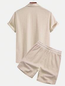 2 件男士休闲泡泡条纹透气衬衫和斜口袋抽绳腰短裤套装，适合日常穿着和商务穿着，不出汗，夏季畅销品，舒适服装 - 卡其色 - 查看 2
