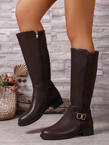 女士皮革和绒面革拼接时尚金属扣装饰侧拉链设计经典圆头舒适不束缚高筒修身腿部修身，薄款保暖内衬保暖透气，平跟舒适全天穿着，百搭棕色秋冬马靴适合多种场合，及膝靴 - 棕色 - 查看 3