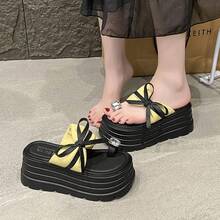 Women Athletic & Outdoor Sandals & Slides - 黃色 - 查看 11