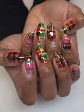 24 pièces / sets d'ongles artificiels ovales, cartes de test mode, ongles artificiels rayés colorés, décoration d'ongles DIY, ongles artificiels acryliques détachables sur toute la surface. Convient aux femmes, à l'usage quotidien, aux sorties, au travail, aux fêtes et à toutes les occasions.