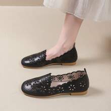 Chaussures plates évidées rétro pour femmes, modèle de base, convient pour le printemps et l'été