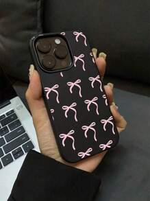 غطاء هاتف من مادة TPU الناعمة باللون الأسود المطفي بتصميم فيونكة وردية، متوافق مع هواتف 11 12/12pro 13/13pro 13promax 14/14pro 14promax 15/15pro 15promax 16/16pro 16promax، مناسب للاستخدام الشخصي أو كهدية لصديق أو صديقة أو عيد ميلاد
