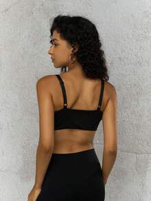 6pecil 一件式女士运动扭纹前胸罩，可调节松紧，透气面料，非常适合运动和日常使用 - 黑色 - 查看 2