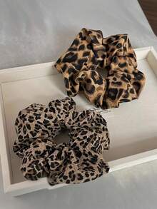 2 sztuki gumek do włosów z nadrukiem w panterkę, elastyczne akcesoria do włosów w modnym ciemnym kolorze dla kobiet, odpowiednie do kucyków i koków, gumki do włosów, gumki do włosów, gumki do włosów, gumki do włosów, pompony, akcesoria do włosów z nadrukiem zwierzęcym, gumki do włosów - 2 pary kompletów w panterkę - Zobacz 3