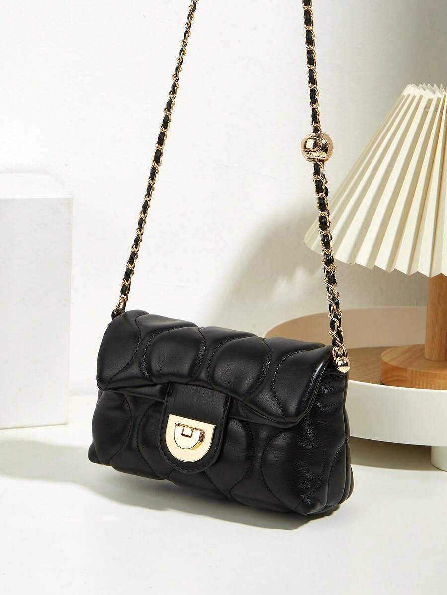 女士时尚新款百搭链条装饰吊饰刺绣菱格纹纹理纯色绗缝斜挎包，适合外出、约会、购物、通勤/工作/办公室日常使用，可作为化妆包或迷你方包，非常适合送礼