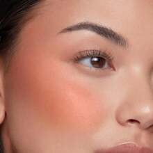 Rubor líquido sin peso de ColourPop - Rubor líquido hidratante para mejillas - Maquillaje de verano con brillo que contiene ácido hialurónico para un aspecto saludable - Diseñado con un aplicador de punta de cervatillo - THX (0.30 Oz)