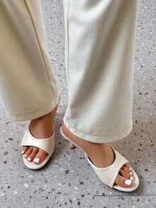 全新夏季女鞋漆面效果穆勒式尖头高跟凉鞋 [请参考尺码表了解尺码] - 米色 - 查看 8