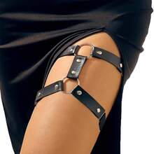 2 件可调节弹性皮革腿吊袜带、黑色朋克吊袜带大腿吊袜带、哥特式朋克弹性可调节腿部吊袜带、皮革腿带黑色朋克吊袜带大腿吊袜带、纯色 PU 皮革万圣节配饰、万圣节服装