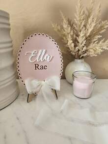 1 szt. Drewniany znak z imieniem noworodka, spersonalizowany znak z wstążką i kokardą z imienia noworodka, okrągły drewniany znak z imieniem urodzeniowym, rekwizyty do zdjęć "Witaj świecie", idealna pamiątka dla świeżo upieczonych rodziców, drewniana taca z ogłoszeniem o narodzinach dziecka, ogłoszenie o narodzinach w szpitalu, miesięczne karty z napisami dla dziewczynki i chłopca - Wielokolorowe - Zobacz 5