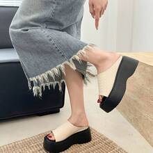 Women Athletic & Outdoor Sandals & Slides - 米色 - 查看 5