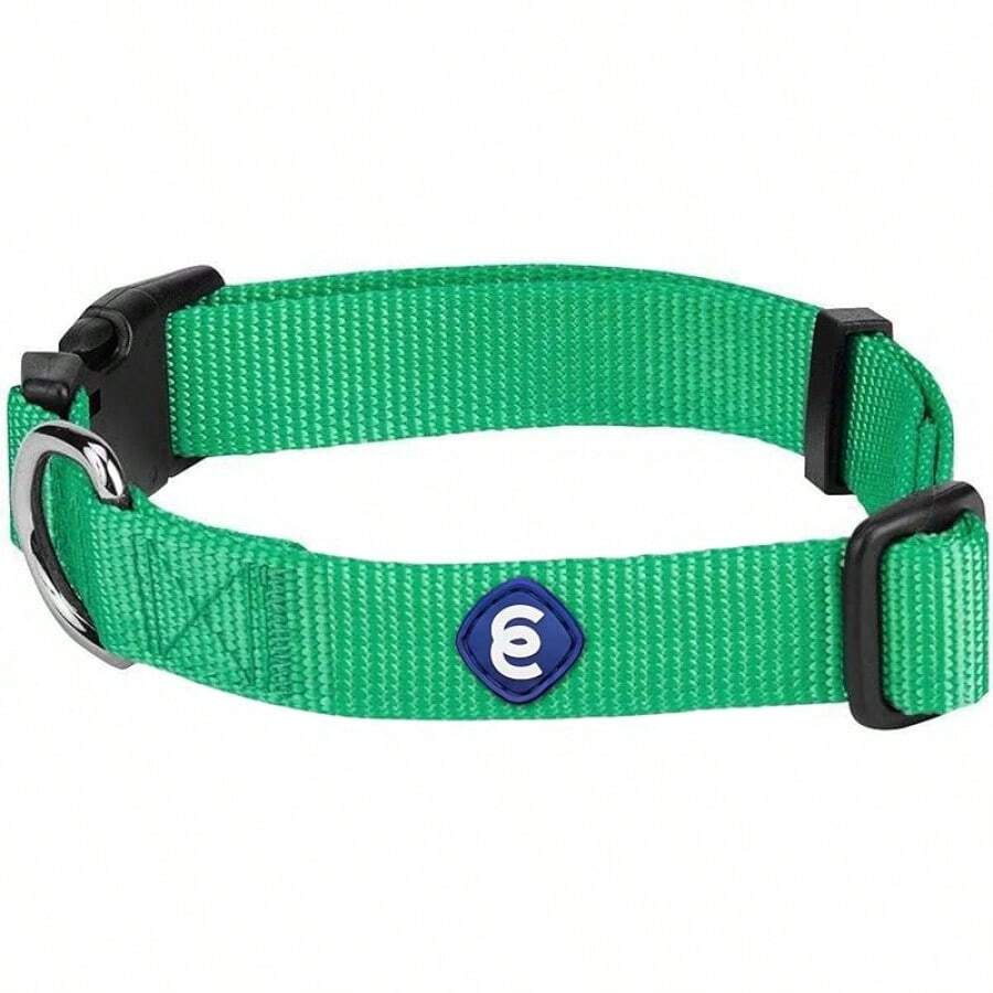 Collar para perros pequeños Blueberry Pet Essentials en Very Berry |   Correa de nylon ajustable y ecológica duradera |   Collar Clásico para Perros Pequeños, Mascotas Machos y Hembra - Esmeralda - Ver 1